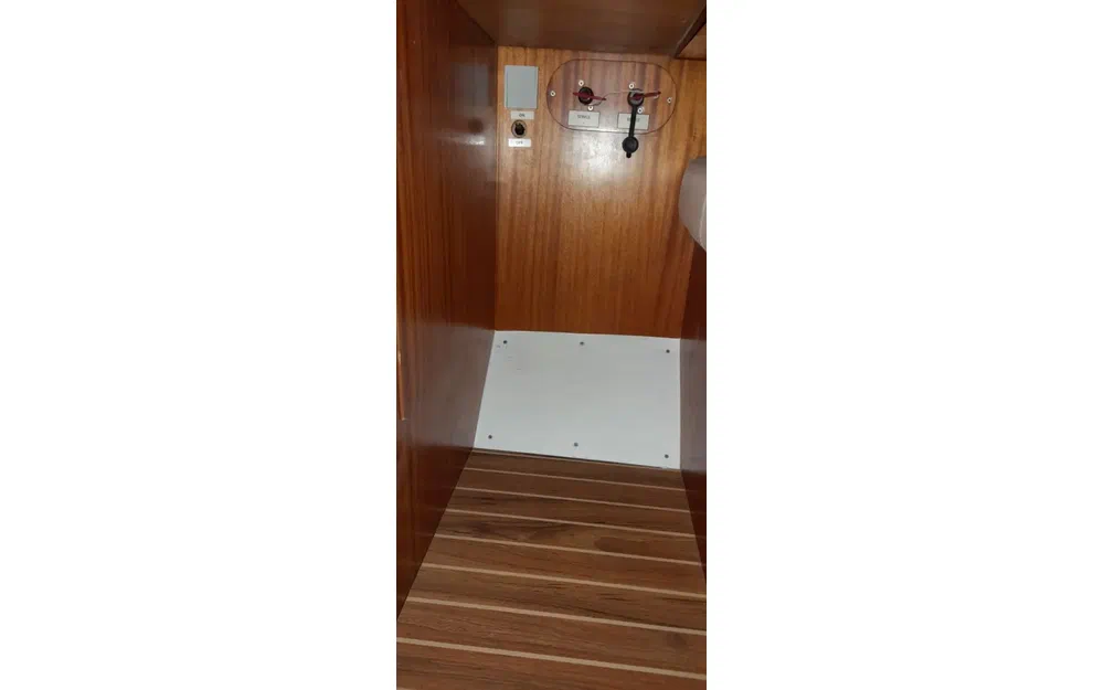 slider 196 Dufour 38