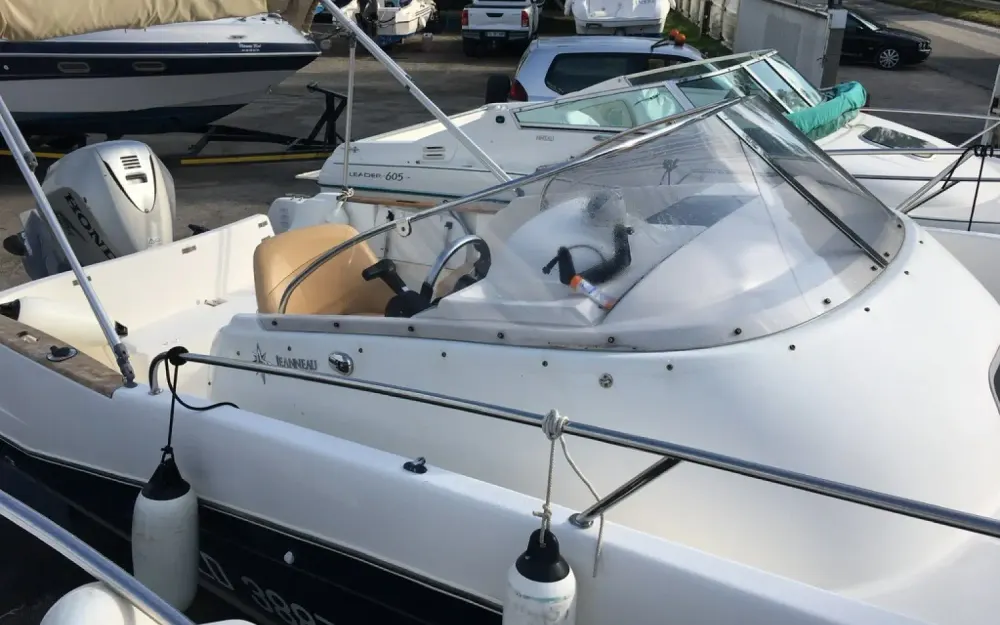 slider 4 Jeanneau Cap Camarat 755 WA
