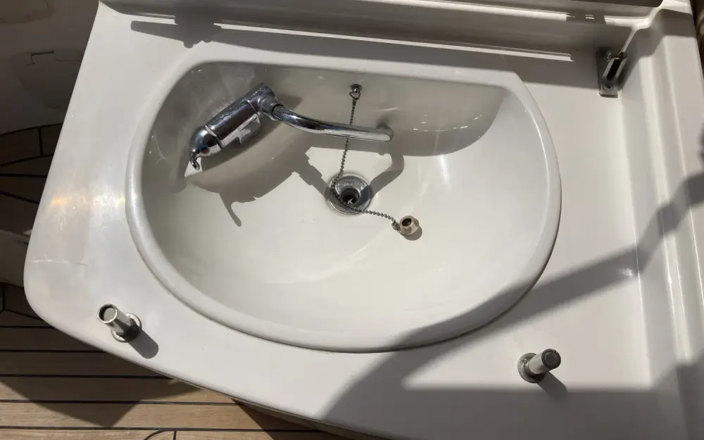 slider 9 Sealine  S 38