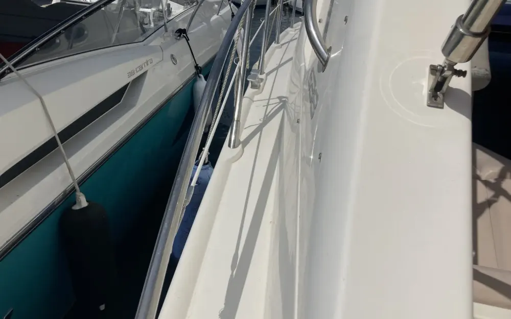slider 12 Sealine  S 38