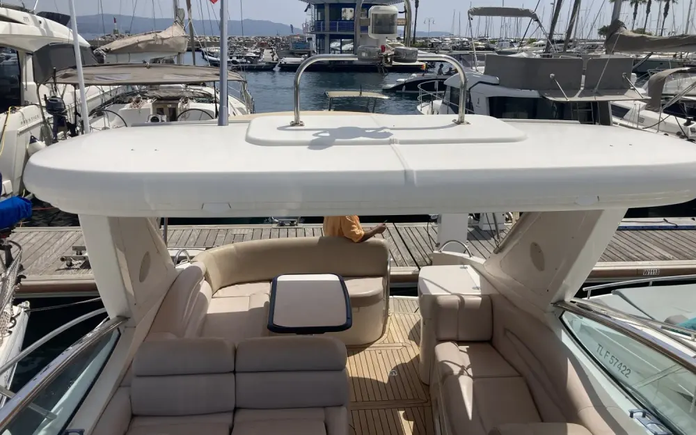slider 23 Sealine  S 38