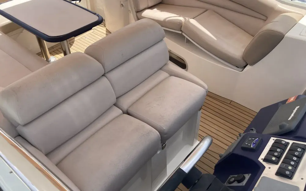 slider 25 Sealine  S 38