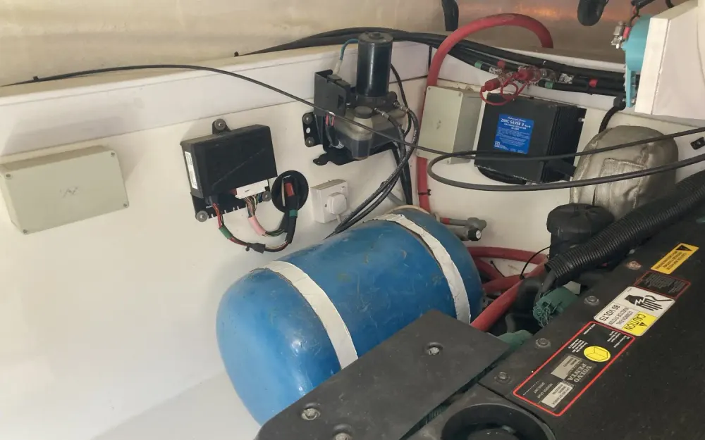 slider 48 Sealine  S 38
