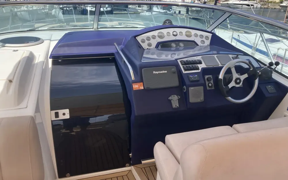 slider 4 Sealine  S 38