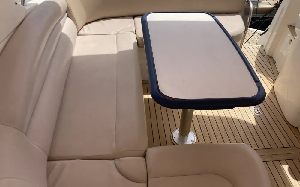 slider 8 Sealine  S 38