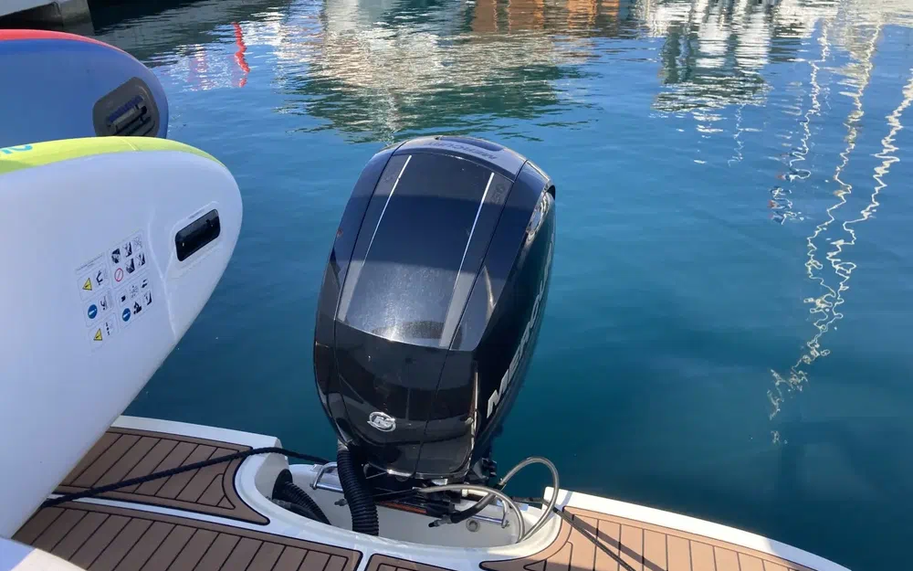 slider 7 Bayliner VR5 Cuddy OB