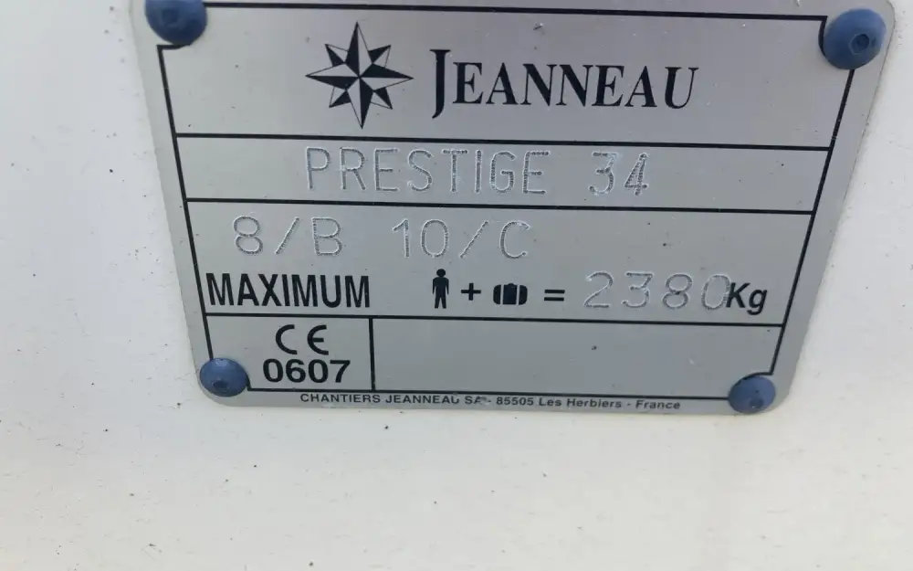 slider 17 Jeanneau Prestige 34