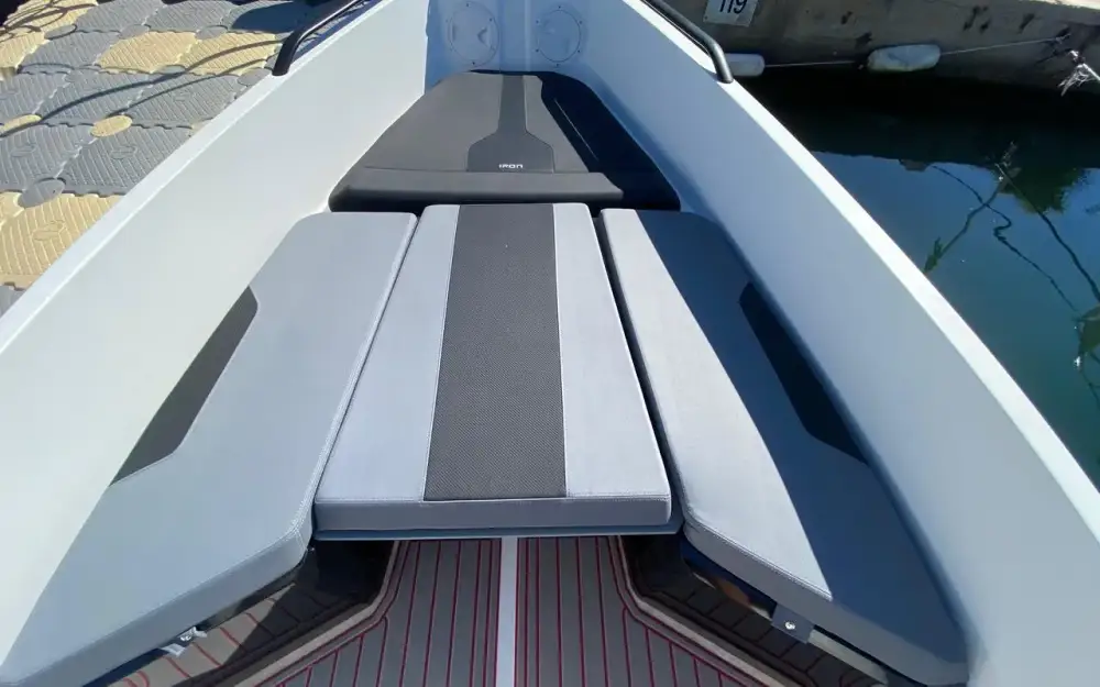 slider 13 Iron Boats  827