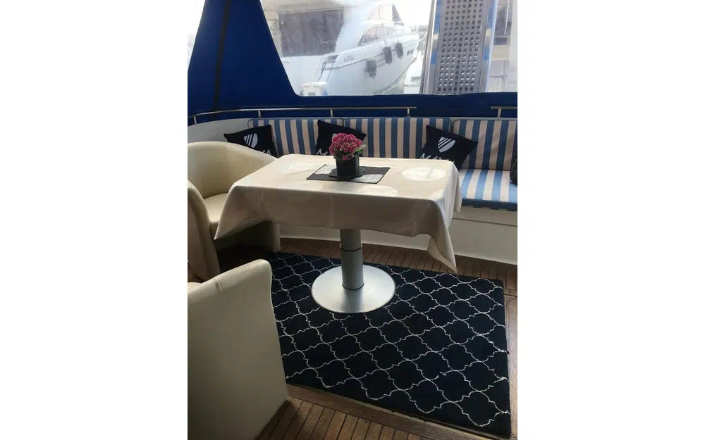 slider 9 Fairline 46