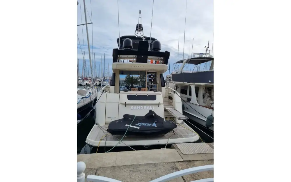 slider 2 Beneteau Monte Carlo 6