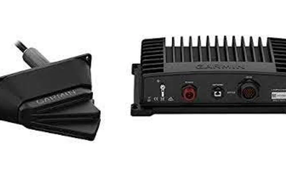 slider 0 Panoptix LiveScope traversant de coque