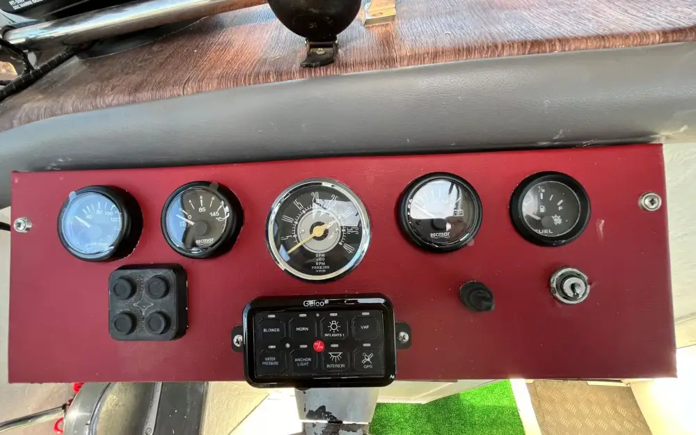 slider 12 Freeman Marine Freeman 24 Cruiser