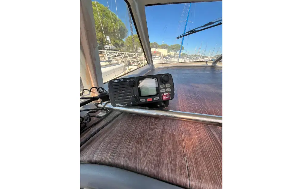 slider 13 Freeman Marine Freeman 24 Cruiser