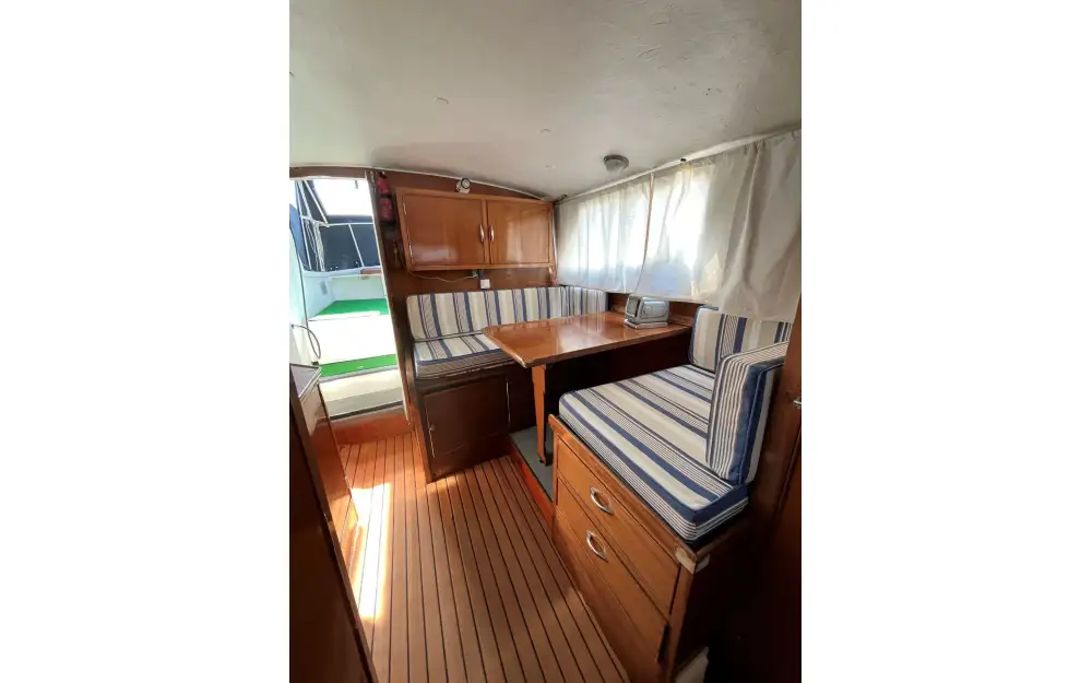 slider 1 Freeman Marine Freeman 24 Cruiser