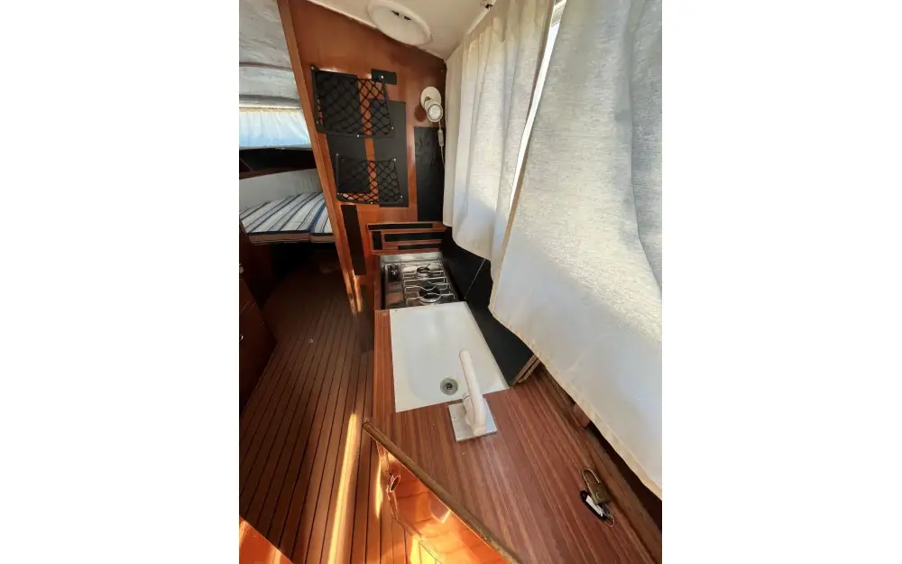 slider 19 Freeman Marine Freeman 24 Cruiser