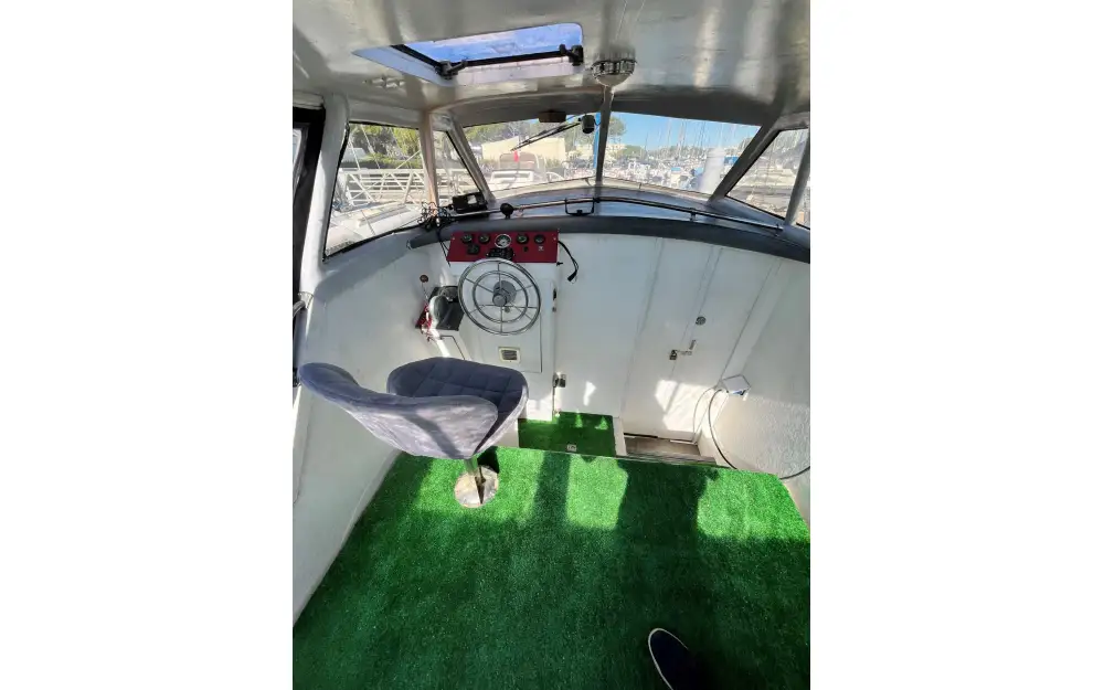 slider 9 Freeman Marine Freeman 24 Cruiser