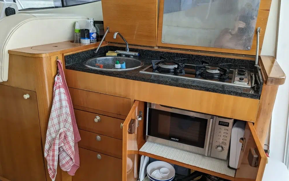 slider 10 ST Boats 34 Fly