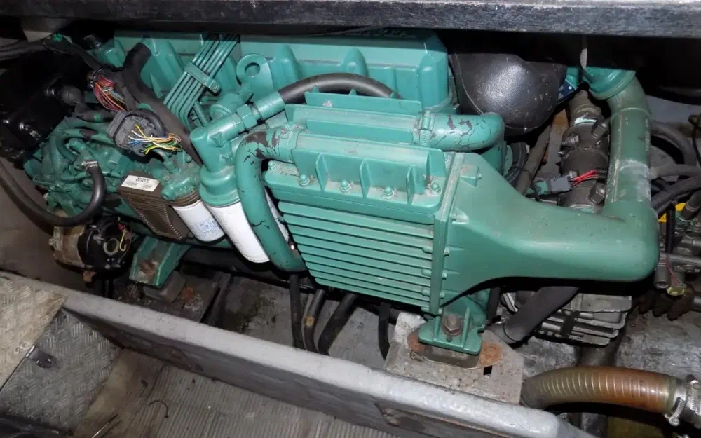 slider 15 ST Boats 34 Fly