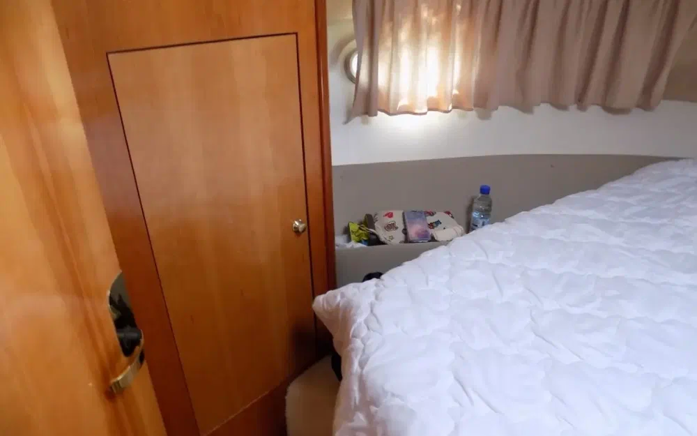 slider 18 ST Boats 34 Fly