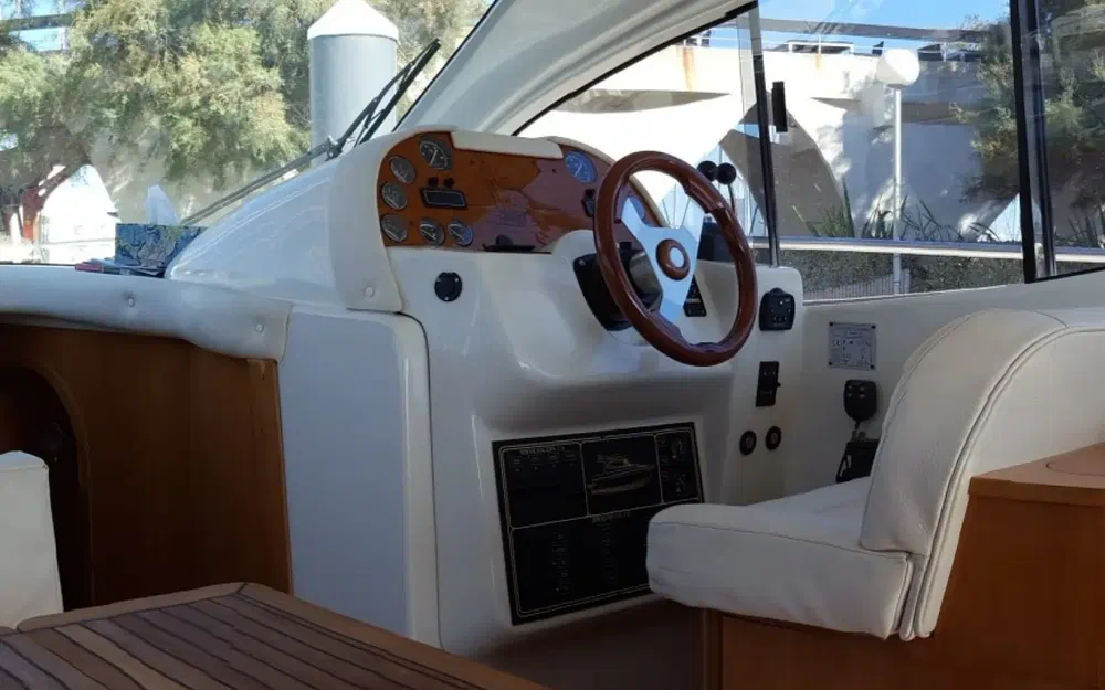 slider 1 ST Boats 34 Fly