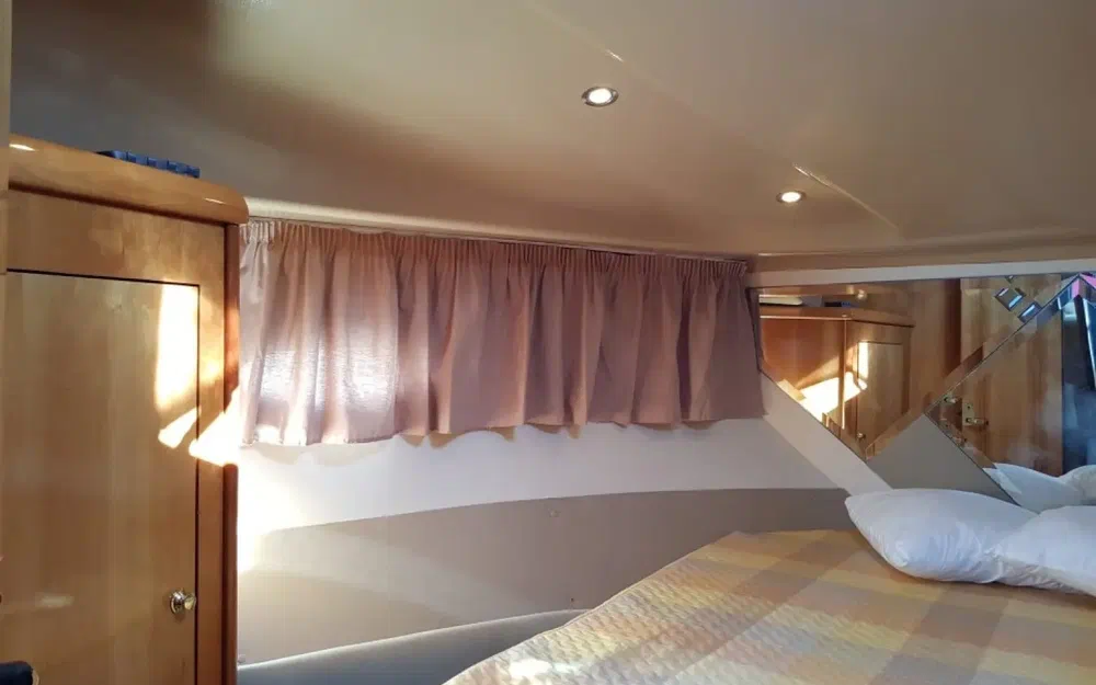 slider 2 ST Boats 34 Fly