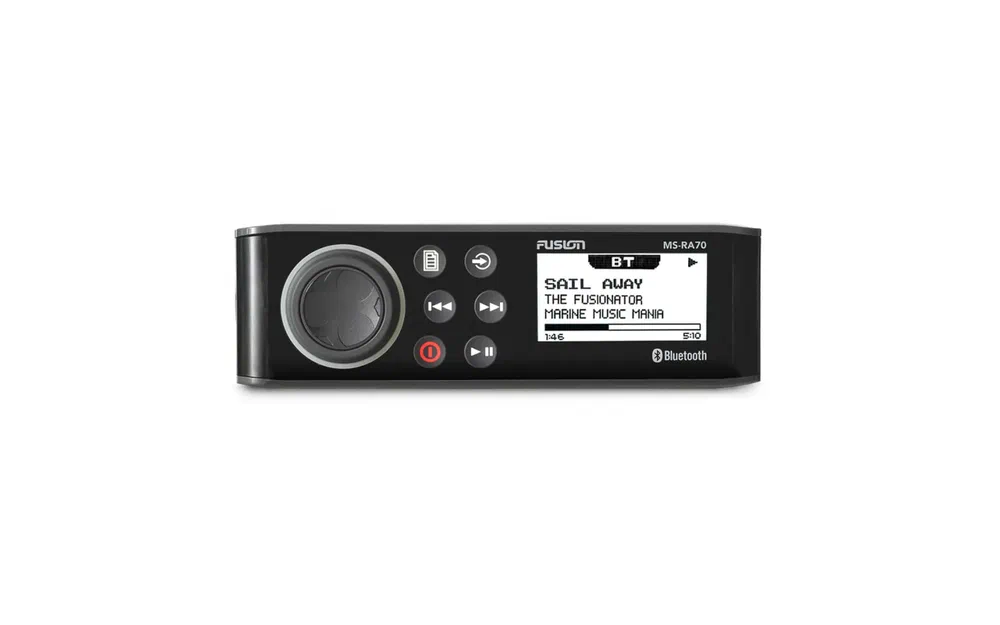 slider 0 Radio nautique Fusion® série RA70