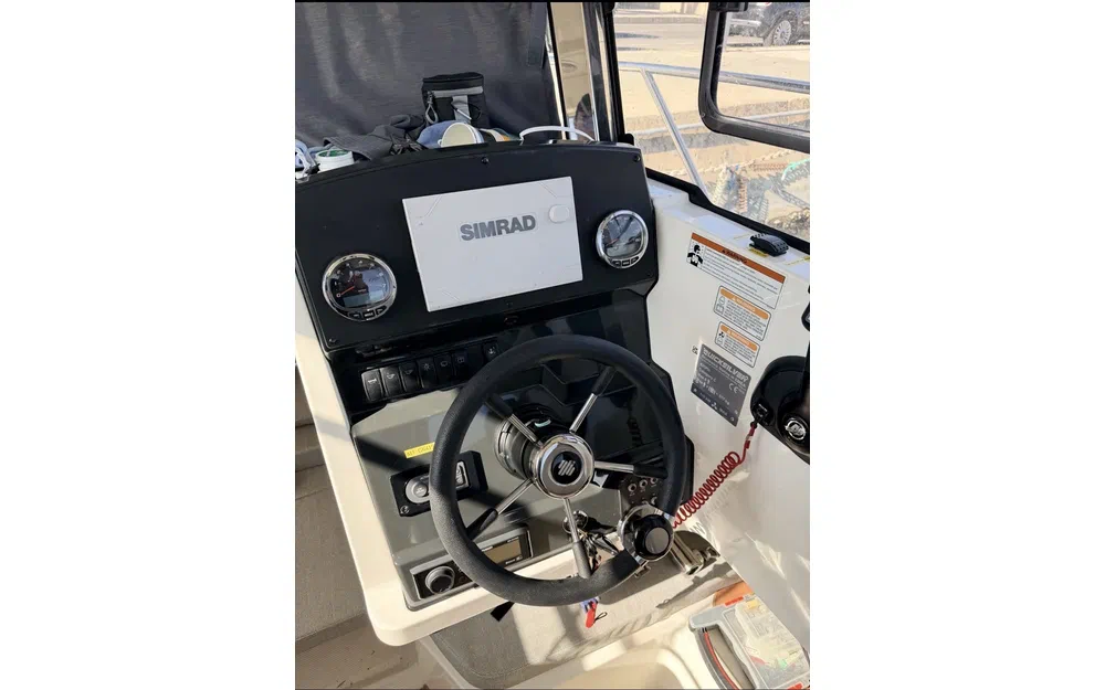 slider 2 Quicksilver 625 pilothouse