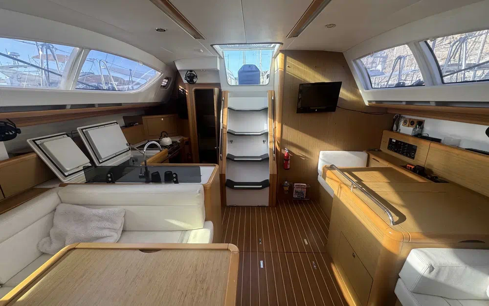slider 9 Jeanneau Sun Odyssey 50 DS