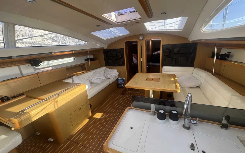 slider 5 Jeanneau Sun Odyssey 50 DS