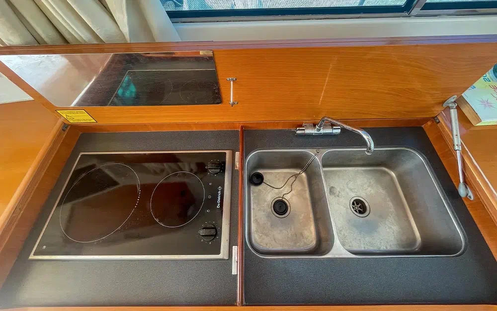 slider 6 Beneteau Antares 12