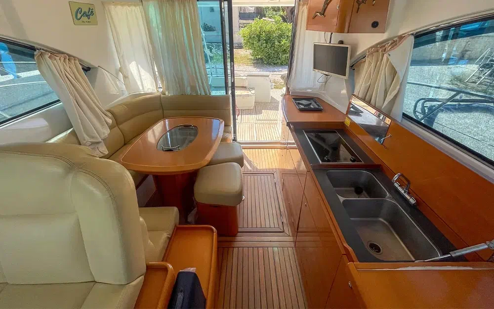 slider 8 Beneteau Antares 12