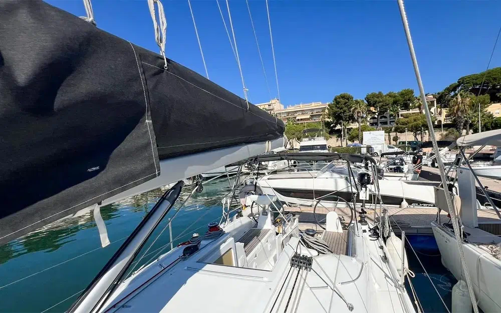 slider 1 Beneteau Oceanis 30.1