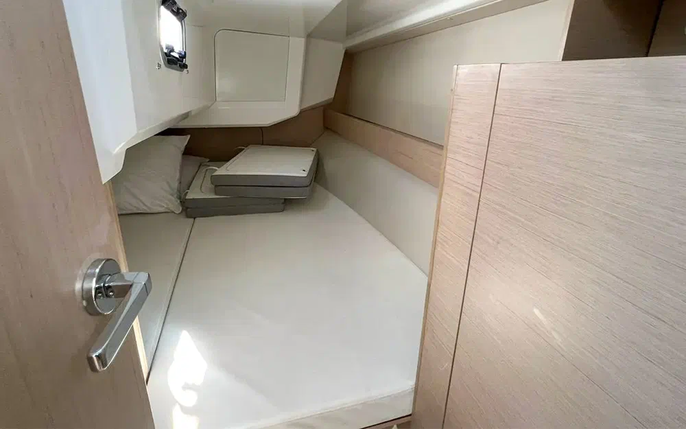 slider 4 Beneteau Oceanis 30.1