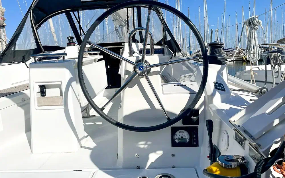 slider 9 Beneteau Oceanis 34.1