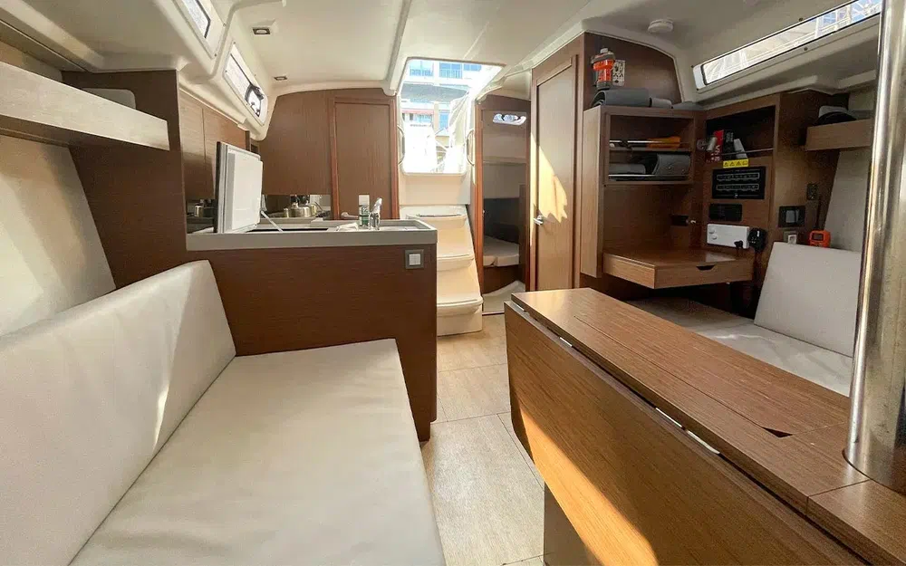 slider 11 Beneteau Oceanis 34.1