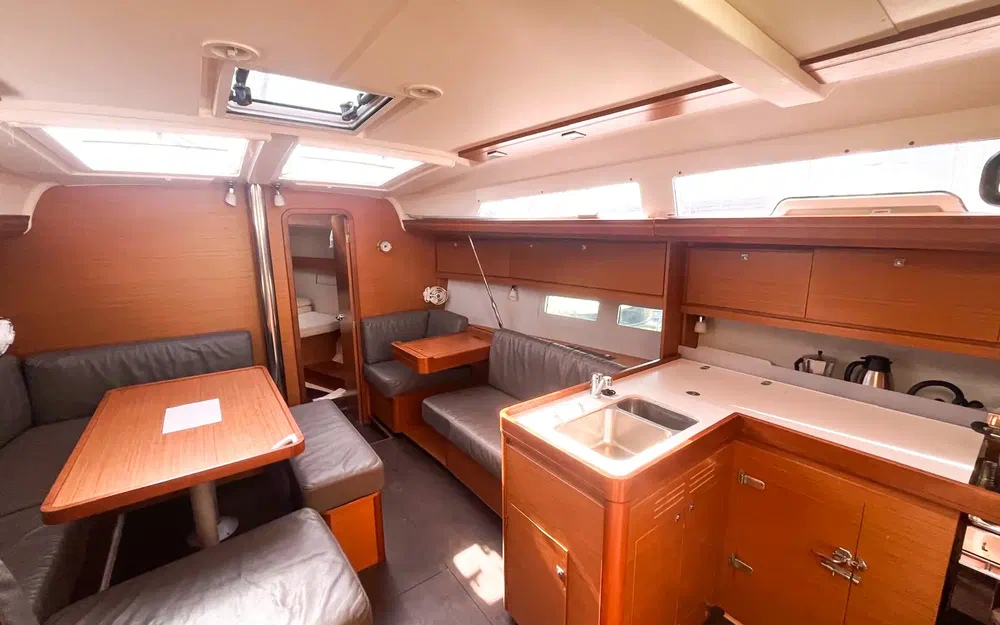 slider 2 Dufour 412 Grand Large