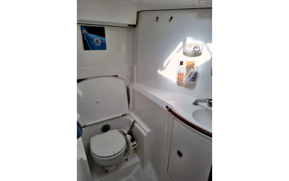 slider 10 Beneteau Oceanis 411 Celebration