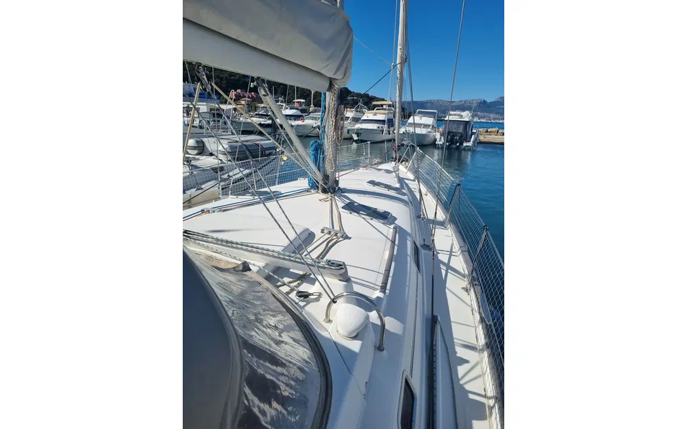 slider 13 Beneteau Oceanis 411 Celebration