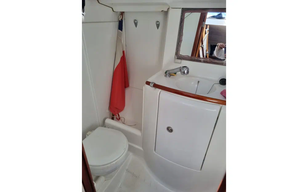 slider 6 Beneteau Oceanis 411 Celebration
