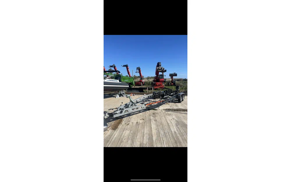 slider 22 Xshore Eelex 8000