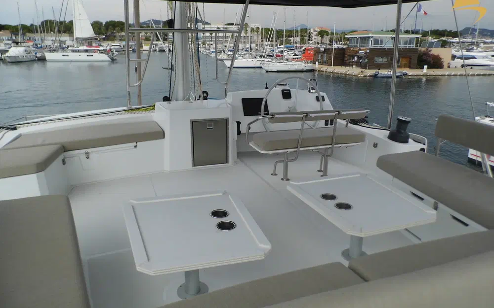 slider 4 Bali Catamarans Bali 5.4