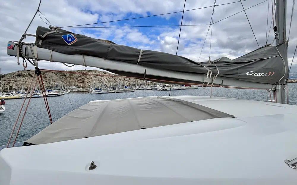 slider 23 Beneteau Excess 11