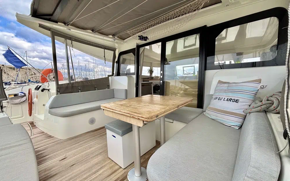 slider 2 Beneteau Excess 11