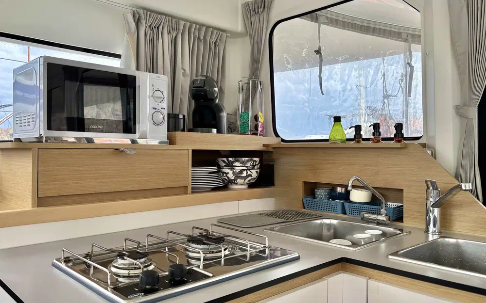 slider 6 Beneteau Excess 11