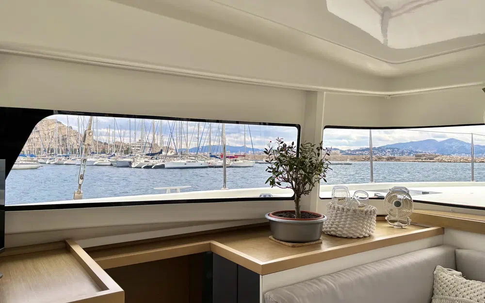 slider 7 Beneteau Excess 11