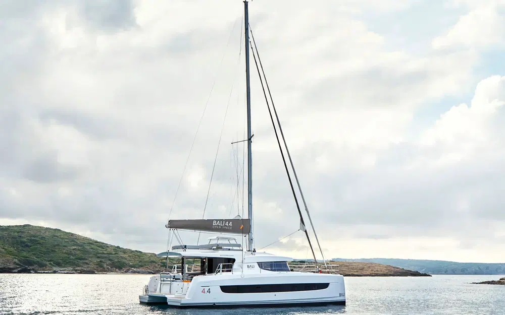 slider 0 Bali Catamarans Bali 4.4