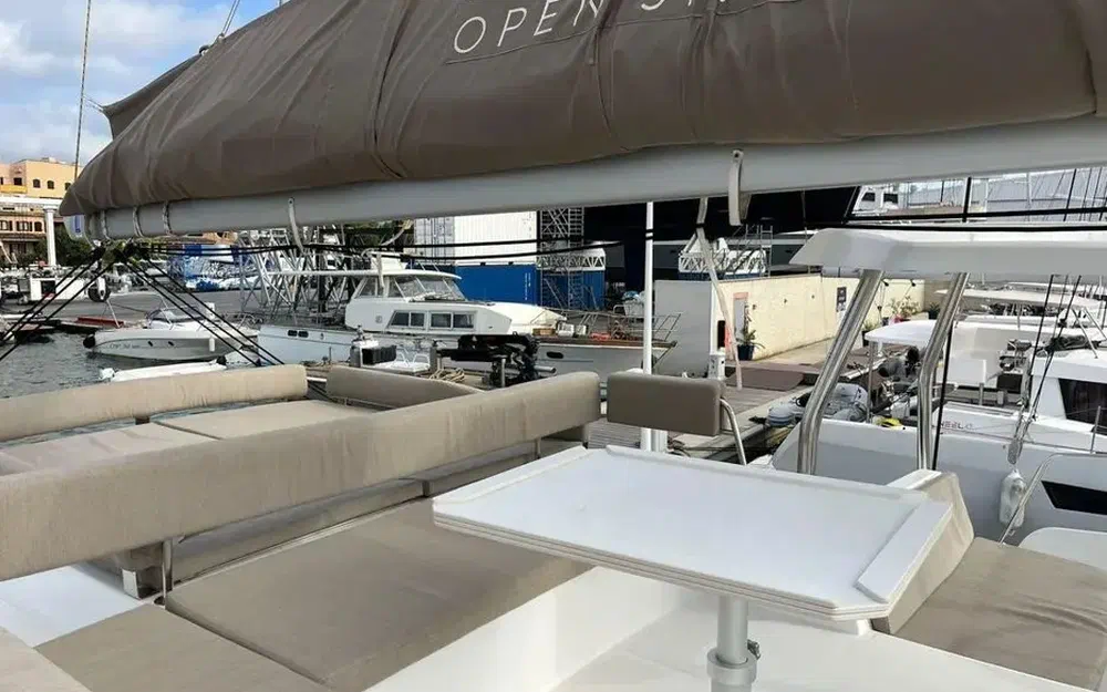 slider 3 Bali Catamarans Bali 4.4