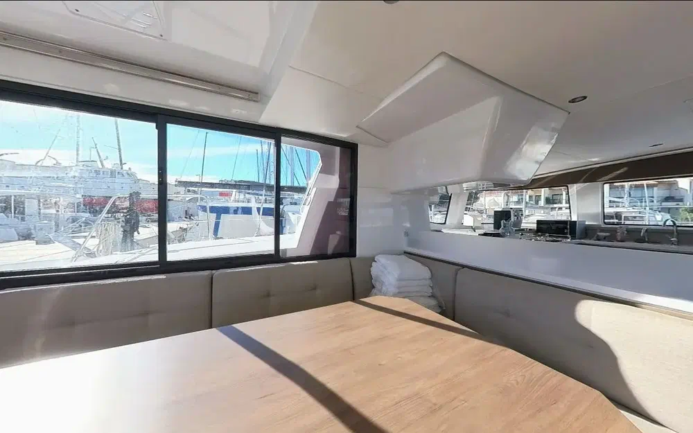 slider 6 Bali Catamarans Bali 4.4