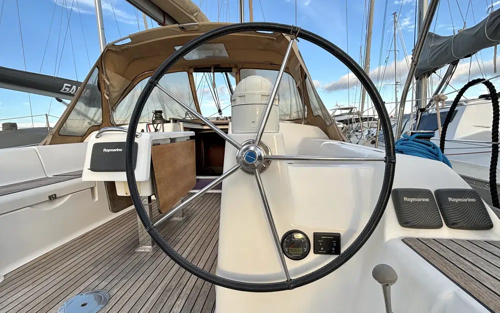 slider 1 Dufour 380 Grand Large
