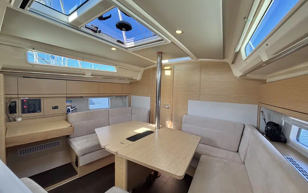 slider 12 Hanse 388